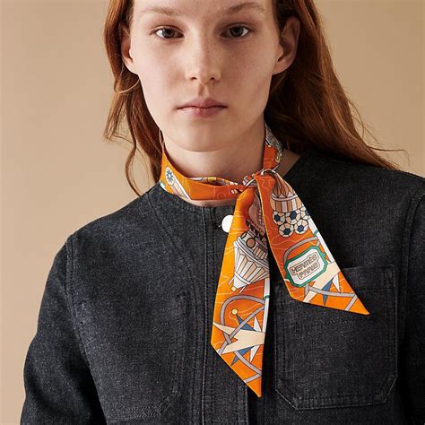 hermes scarf twilly|how to wear hermes twilly.